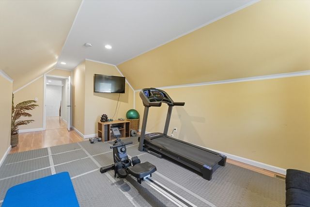 147 Grandview Ave, West Springfield, MA 01089