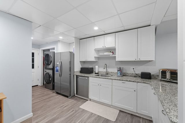 147 Grandview Ave, West Springfield, MA 01089