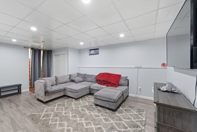 147 Grandview Ave, West Springfield, MA 01089