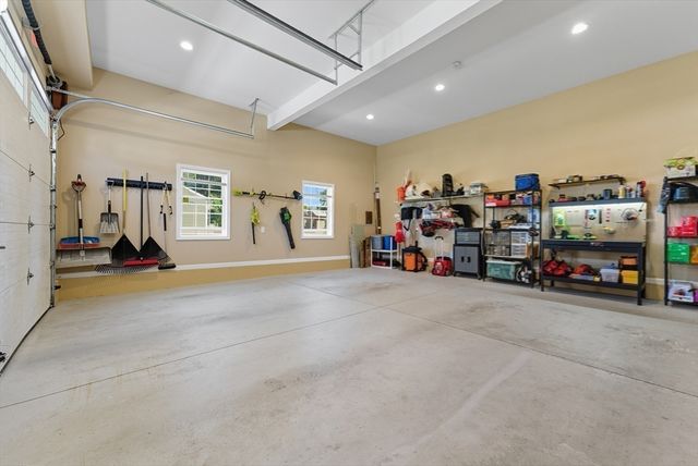 147 Grandview Ave, West Springfield, MA 01089