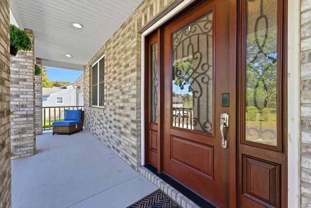 147 Grandview Ave, West Springfield, MA 01089