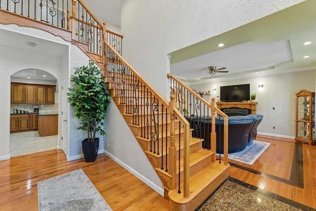 147 Grandview Ave, West Springfield, MA 01089