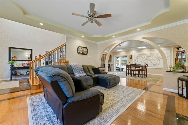 147 Grandview Ave, West Springfield, MA 01089