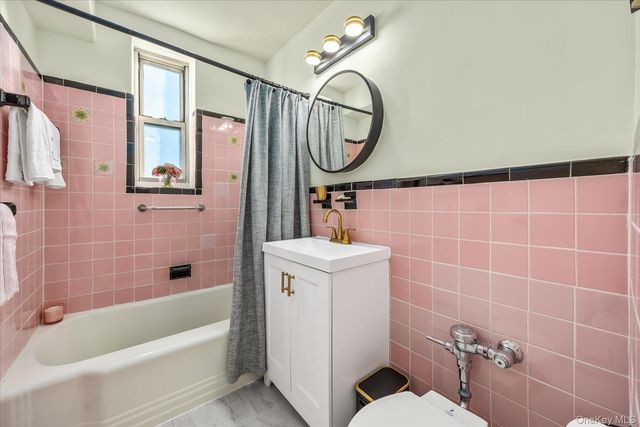 243 McDonald Avenue 3F, Brooklyn, NY 11218