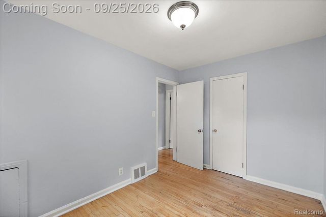 3225 N Vermont Avenue, Royal Oak, MI 48073
