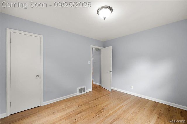 3225 N Vermont Avenue, Royal Oak, MI 48073