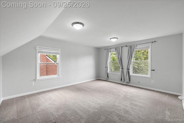 3225 N Vermont Avenue, Royal Oak, MI 48073