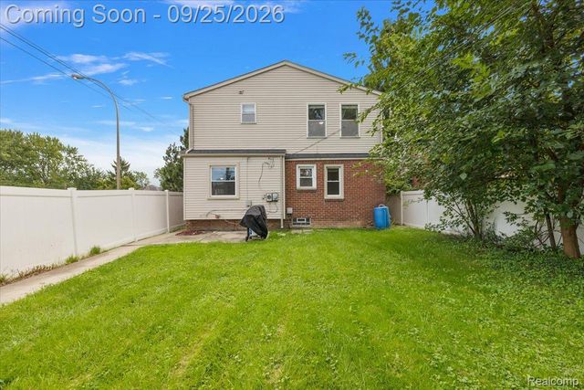 3225 N Vermont Avenue, Royal Oak, MI 48073