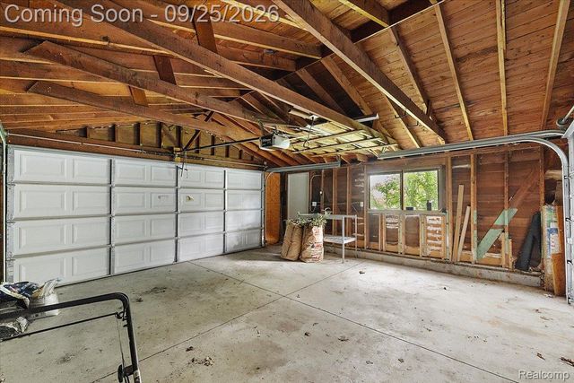3225 N Vermont Avenue, Royal Oak, MI 48073