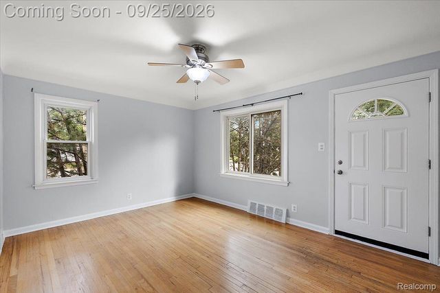 3225 N Vermont Avenue, Royal Oak, MI 48073