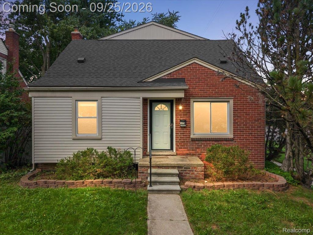3225 N Vermont Avenue, Royal Oak, MI 48073