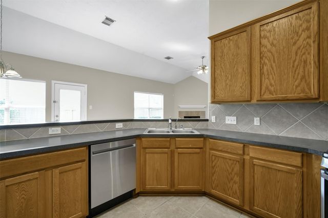 1802 Tavish Lane, Conroe, TX 77301