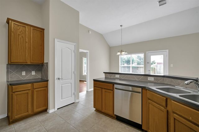 1802 Tavish Lane, Conroe, TX 77301