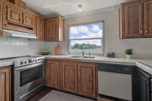 4000 Fm 272, Celeste, TX 75423