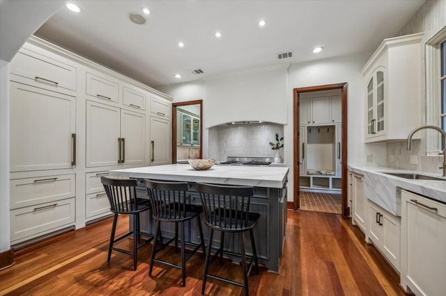 838 Ashland Street, Houston, TX 77007