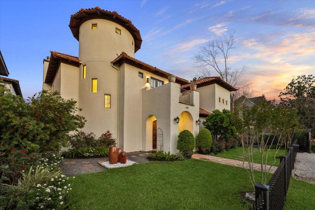 838 Ashland Street, Houston, TX 77007