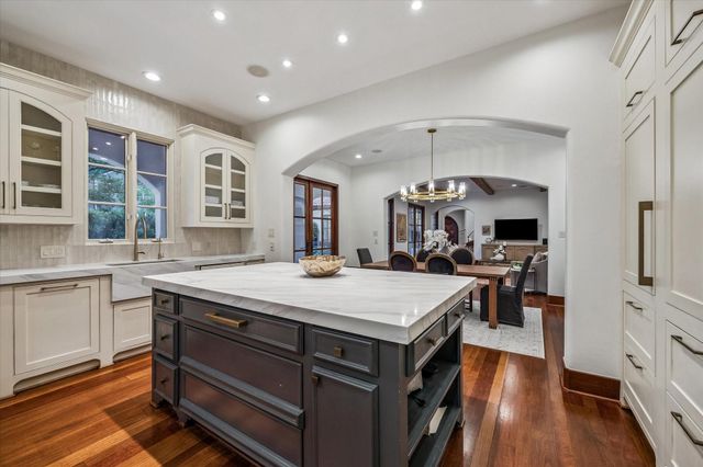 838 Ashland Street, Houston, TX 77007