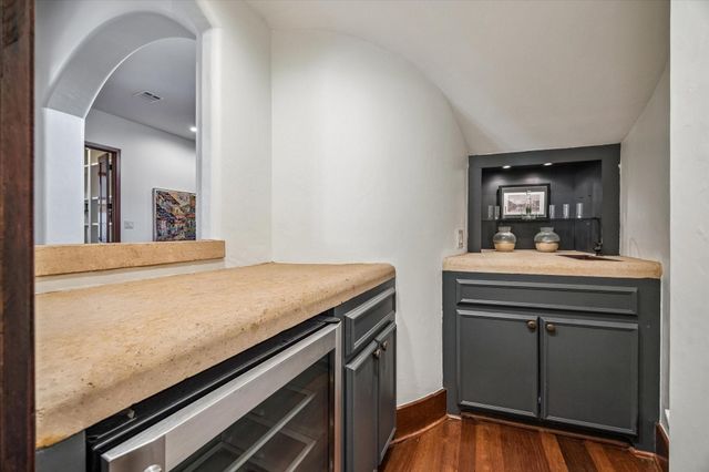 838 Ashland Street, Houston, TX 77007