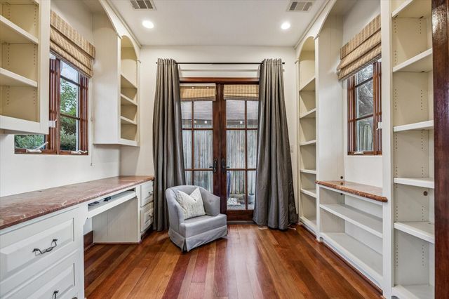 838 Ashland Street, Houston, TX 77007