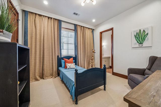 838 Ashland Street, Houston, TX 77007