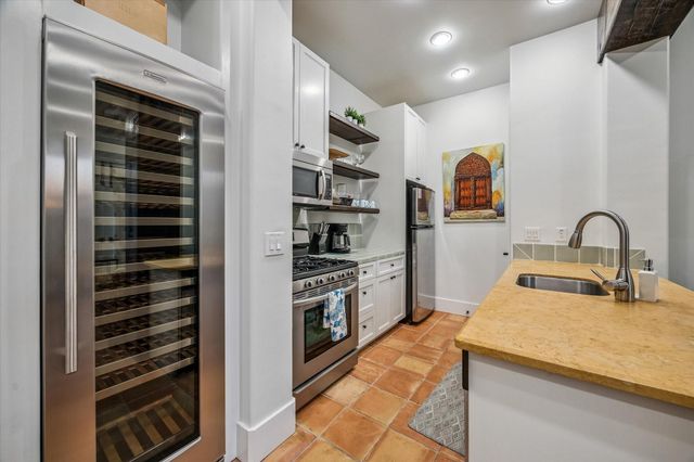 838 Ashland Street, Houston, TX 77007