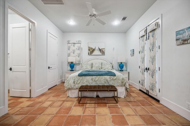 838 Ashland Street, Houston, TX 77007