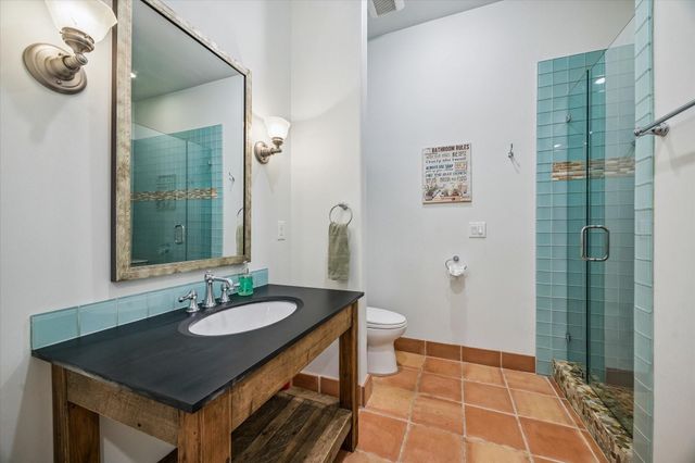 838 Ashland Street, Houston, TX 77007