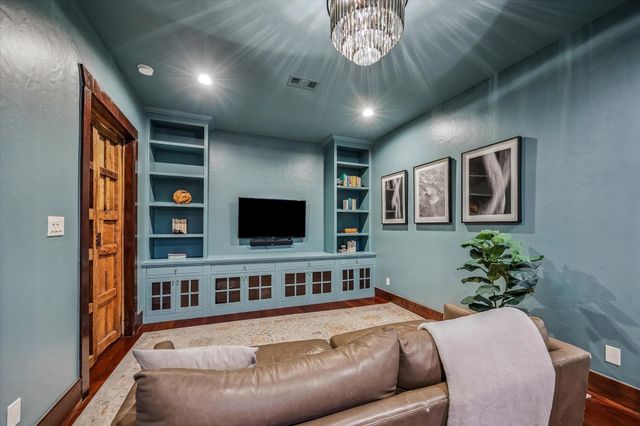 838 Ashland Street, Houston, TX 77007