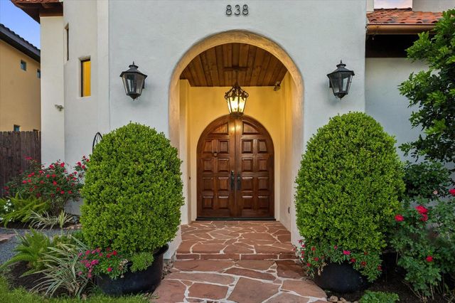 838 Ashland Street, Houston, TX 77007