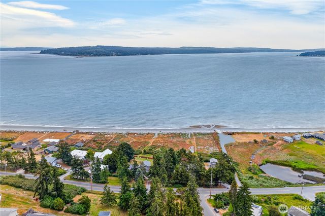 2729 Van Dee Avenue, Greenbank, WA 98253