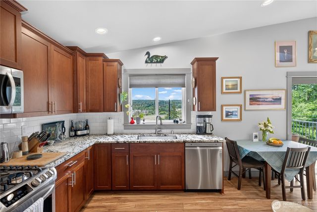 2729 Van Dee Avenue, Greenbank, WA 98253