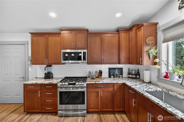 2729 Van Dee Avenue, Greenbank, WA 98253