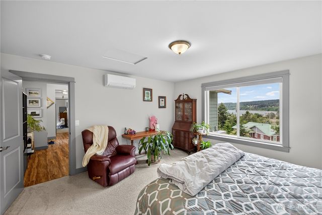 2729 Van Dee Avenue, Greenbank, WA 98253