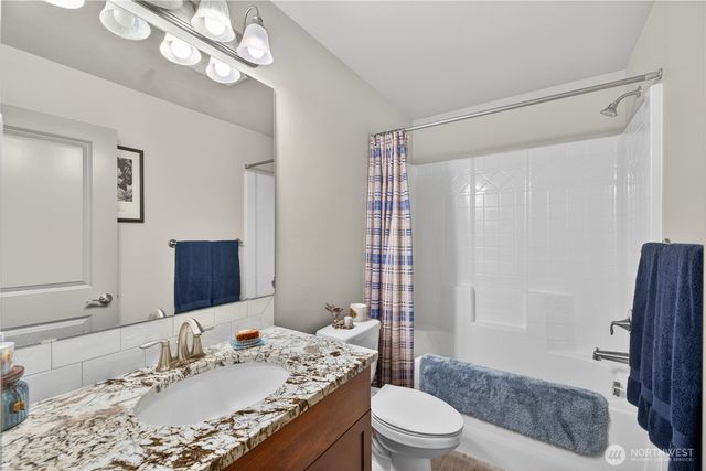 2729 Van Dee Avenue, Greenbank, WA 98253