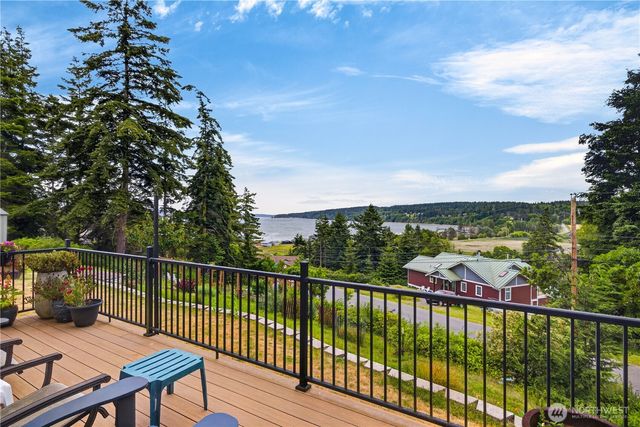 2729 Van Dee Avenue, Greenbank, WA 98253