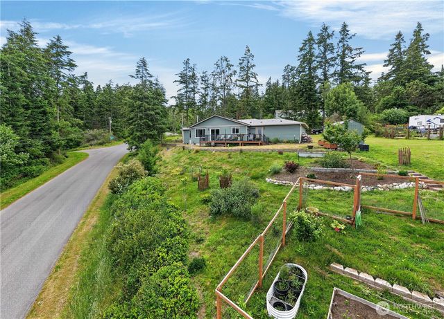 2729 Van Dee Avenue, Greenbank, WA 98253