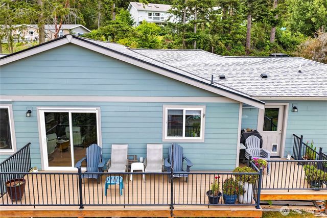 2729 Van Dee Avenue, Greenbank, WA 98253