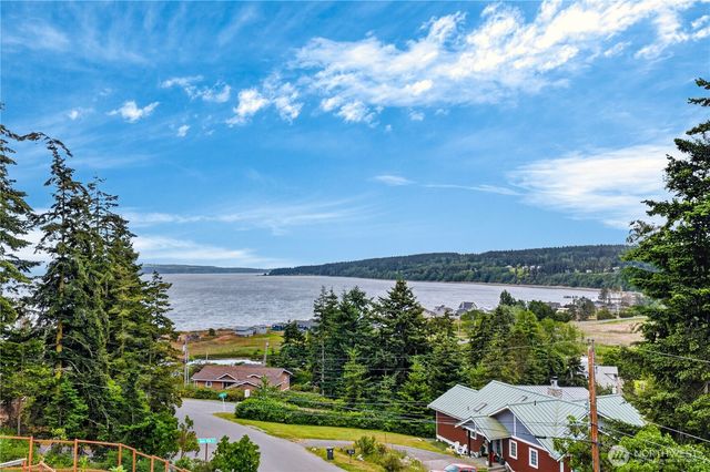 2729 Van Dee Avenue, Greenbank, WA 98253