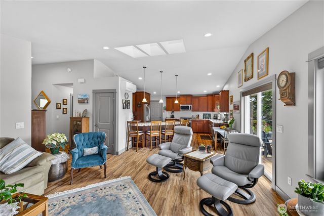 2729 Van Dee Avenue, Greenbank, WA 98253