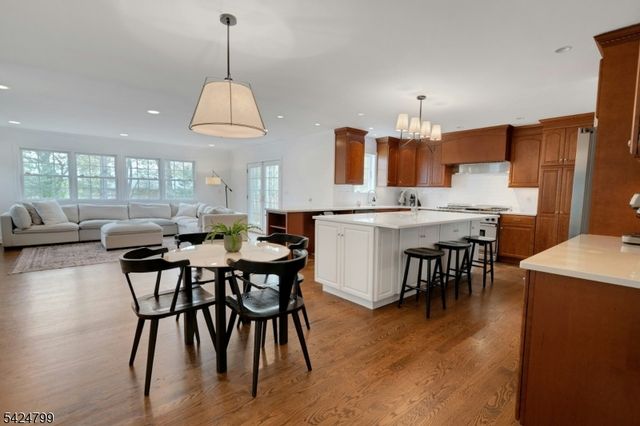 1437 Whipporwill Way, Mountainside Boro, NJ 07092