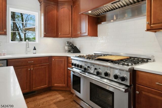 1437 Whipporwill Way, Mountainside Boro, NJ 07092