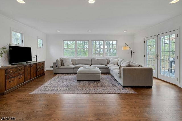 1437 Whipporwill Way, Mountainside Boro, NJ 07092