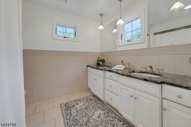 1437 Whipporwill Way, Mountainside Boro, NJ 07092