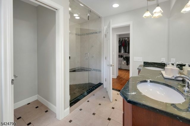 1437 Whipporwill Way, Mountainside Boro, NJ 07092