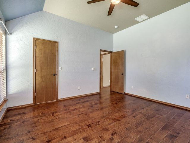 609 S Castlerock Lane, Mustang, OK 73064