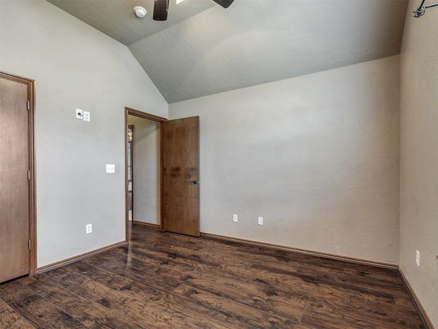 609 S Castlerock Lane, Mustang, OK 73064