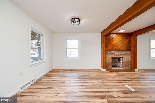 3611 KUTZTOWN RD, Reading, PA 19605