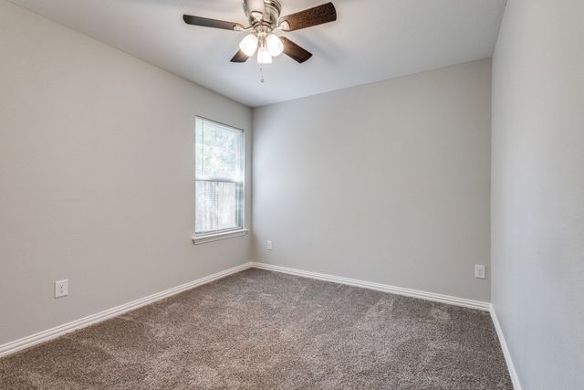 5520 Curzon Avenue, Fort Worth, TX 76107