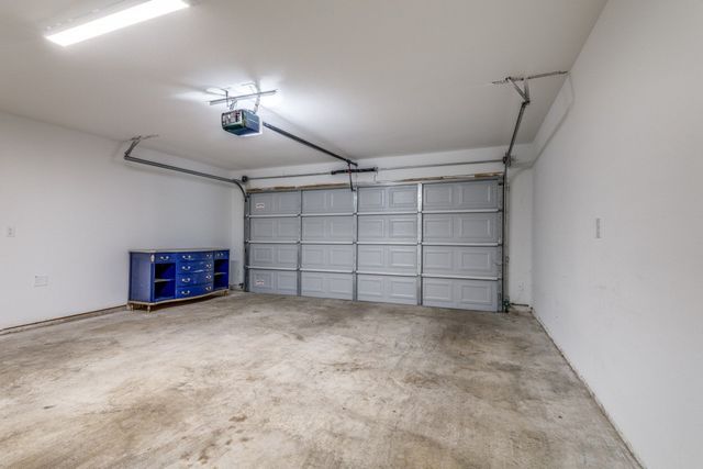 5520 Curzon Avenue, Fort Worth, TX 76107