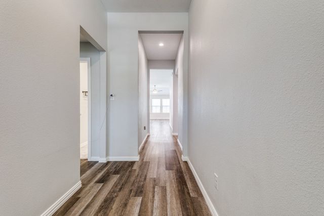 5520 Curzon Avenue, Fort Worth, TX 76107